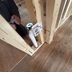 Intérieur des murs avec les tuyaux - Installation de balayeuse centrale dans la région de Lanaudière - Aspirateur St-Charles