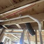 Intérieur des murs et plafond avec les tuyaux - Installation de balayeuse centrale dans Lanaudière - Aspirateur St-Charles